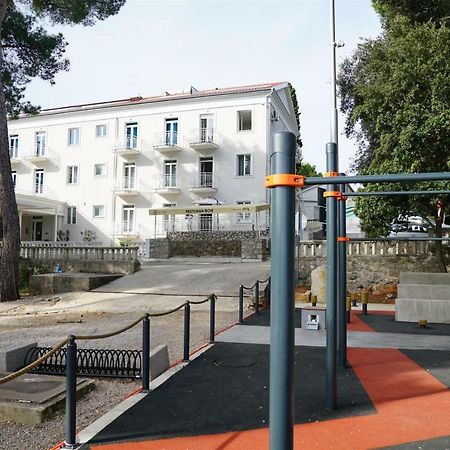 Sesar Apartments Krk - No. 3 Cvita クルク エクステリア 写真