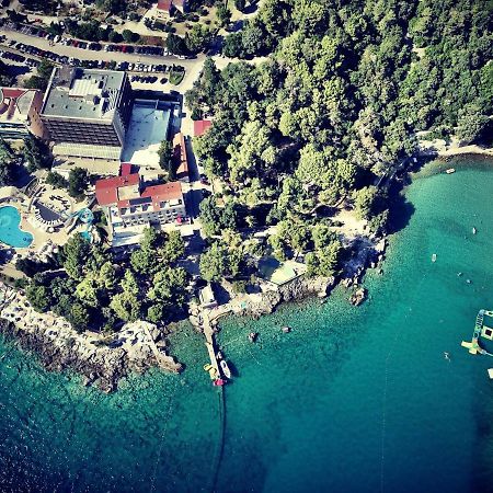 Sesar Apartments Krk - No. 3 Cvita クルク エクステリア 写真