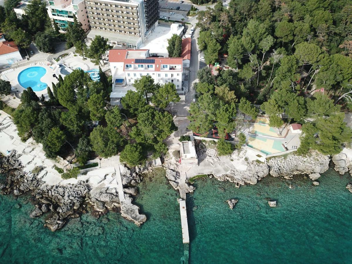 Sesar Apartments Krk - No. 3 Cvita クルク エクステリア 写真